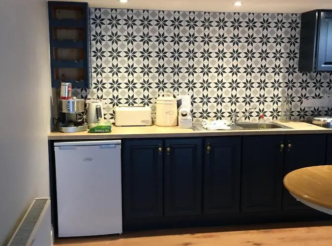 Mod's Place Apartment